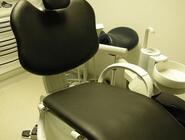Zahnarztpraxis Dr. Jostes & Hegge, Osnabrück: Behandlungsstuhl aufgepolstert und neu bezogen